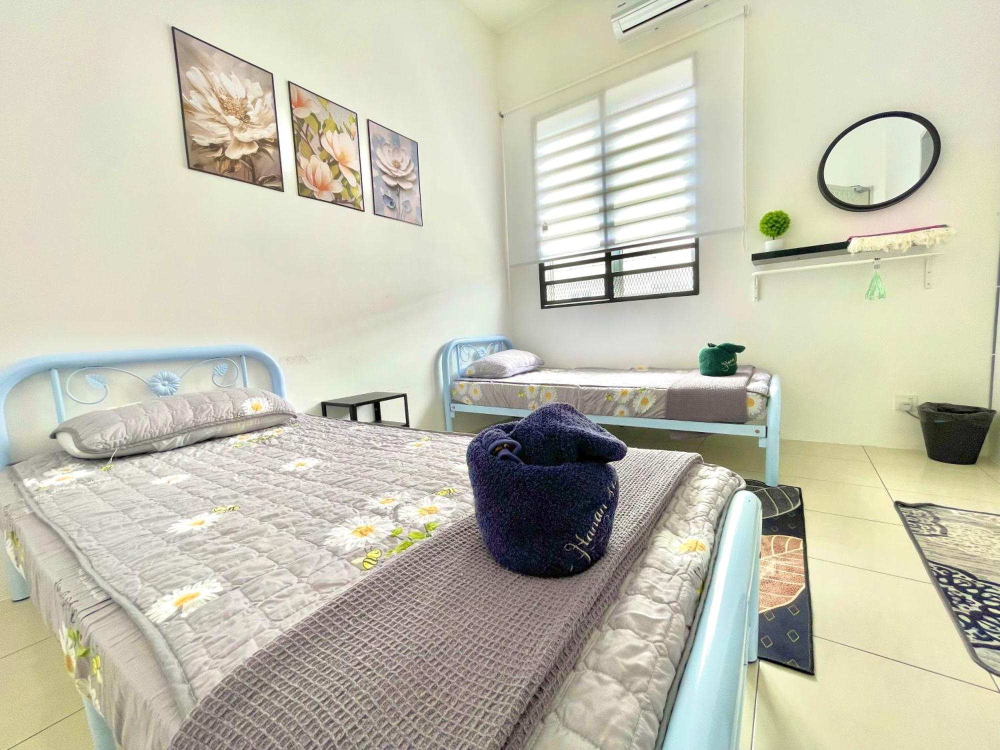 Hanan Homestay Klebang Ipoh With A View Of Mount Korbu, For Musl!M Only!! Eksteriør billede